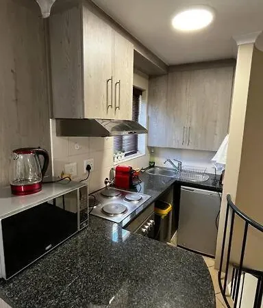 Cosy Central Apartment - By Arpa Hospitalities Stellenbosch Buitenkant foto